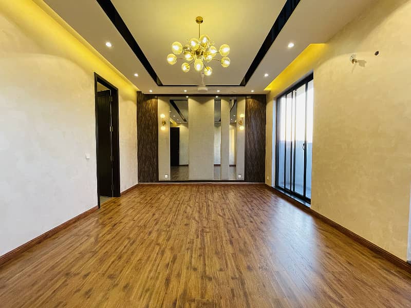 "Spacious 1 Kanal House for Sale: Your Dream Home Awaits!" 16