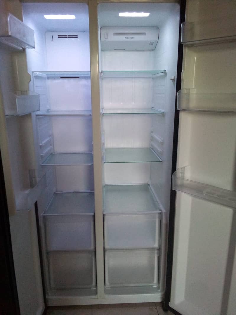 Haier Double door refrigerator HRF-522IBS 2