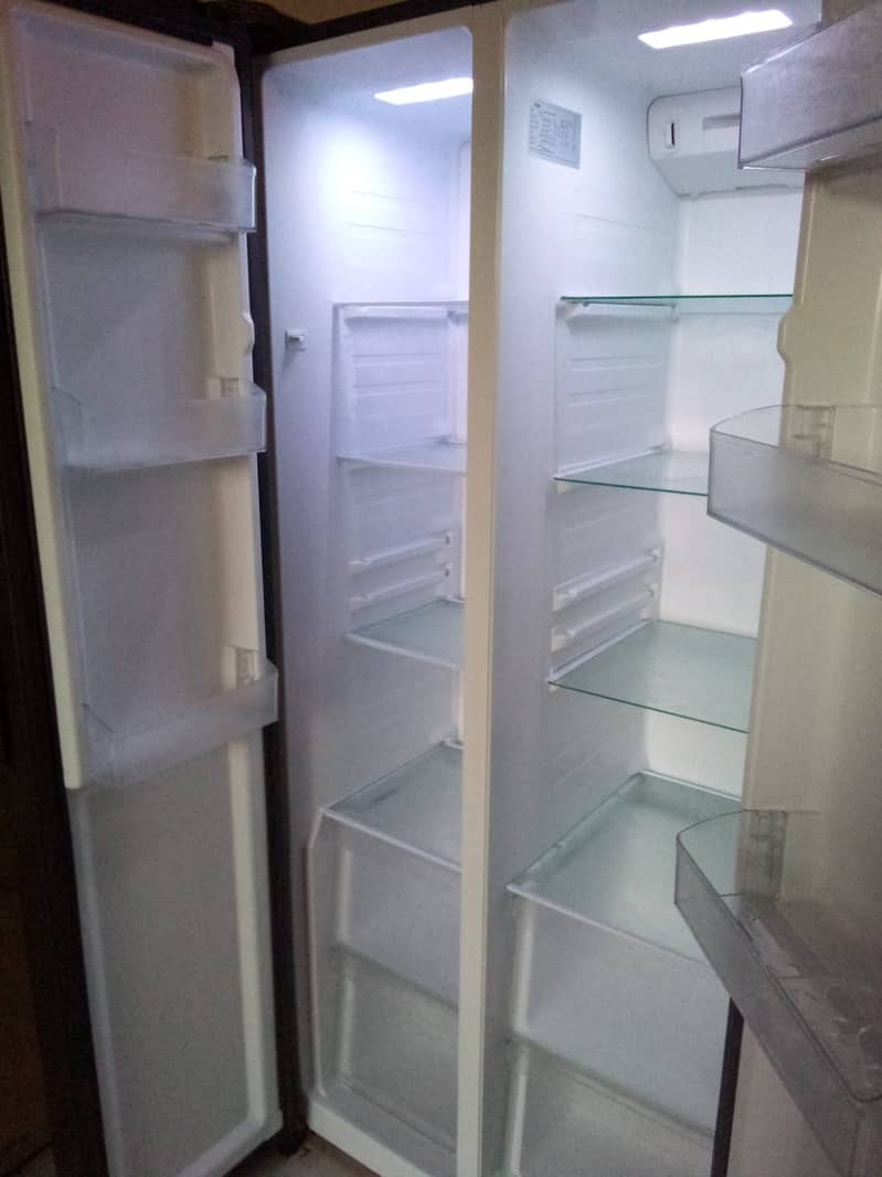 Haier Double door refrigerator HRF-522IBS 3