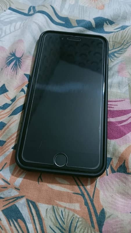 iphone 7plus 32 gb urgent sale pta approved 10