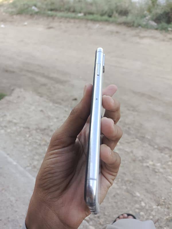 iphone Xs max white 5