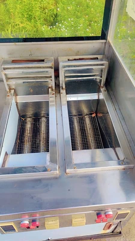 Brand New Food cart for sale with 2 fryers and 1 steamer 5