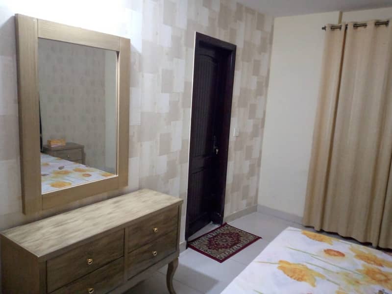 Furnish laxry apartment bahria town lahore par day weekly available for rent 2