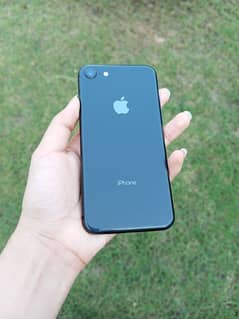 non pta iphone 8 , 10/10 condition.