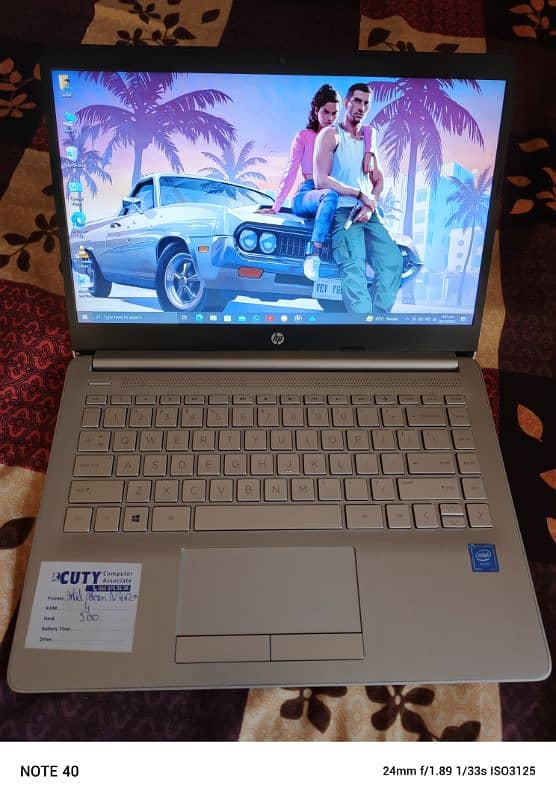 HP LAPTOP 8