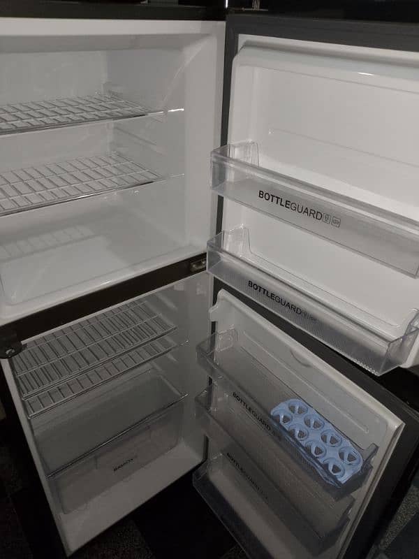 haier fridge new condition 1