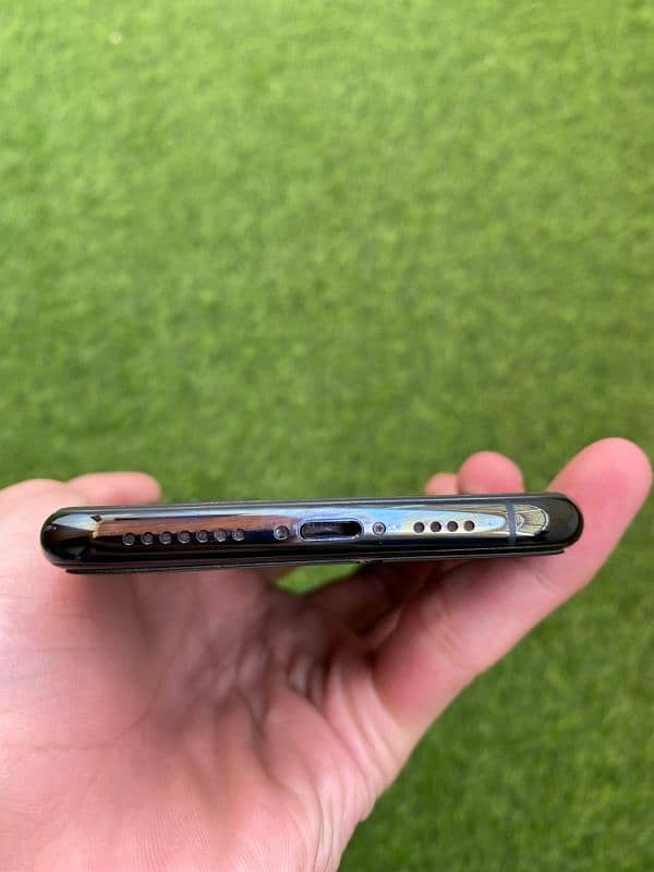 iPhone 11 pro max 4