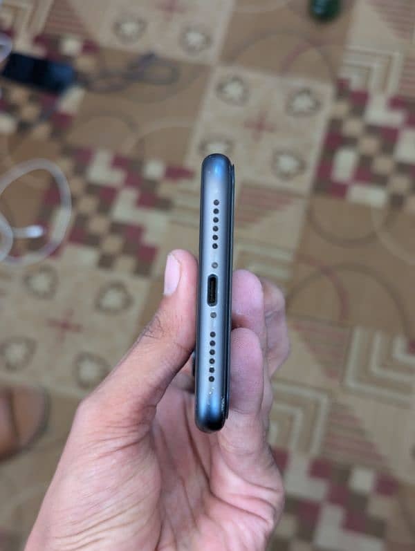 Iphone 11 Non PTA 4