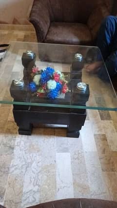 central table with good condition 0