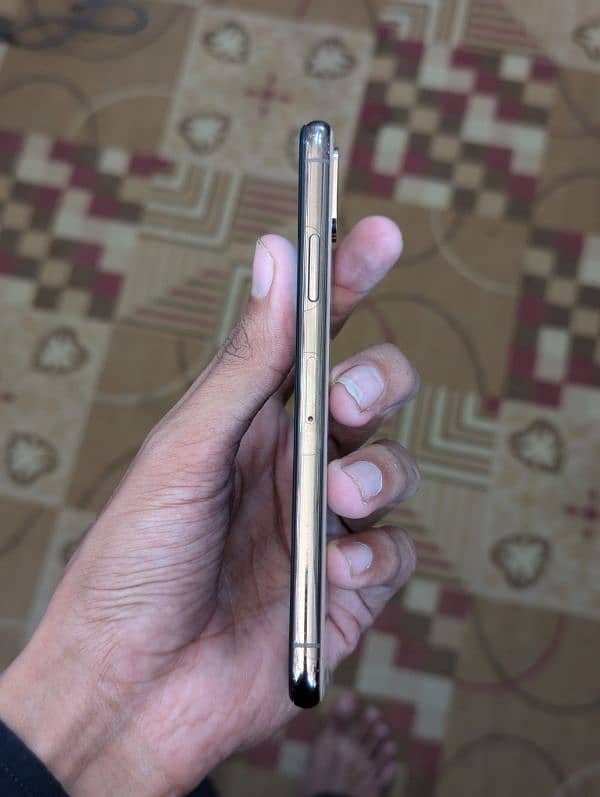 iPhone XS Non PTA 2