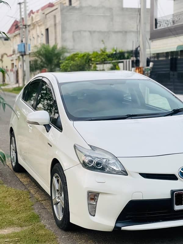 Toyota Prius 2012/16 model 1