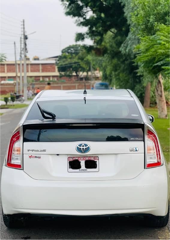 Toyota Prius 2012/16 model 5