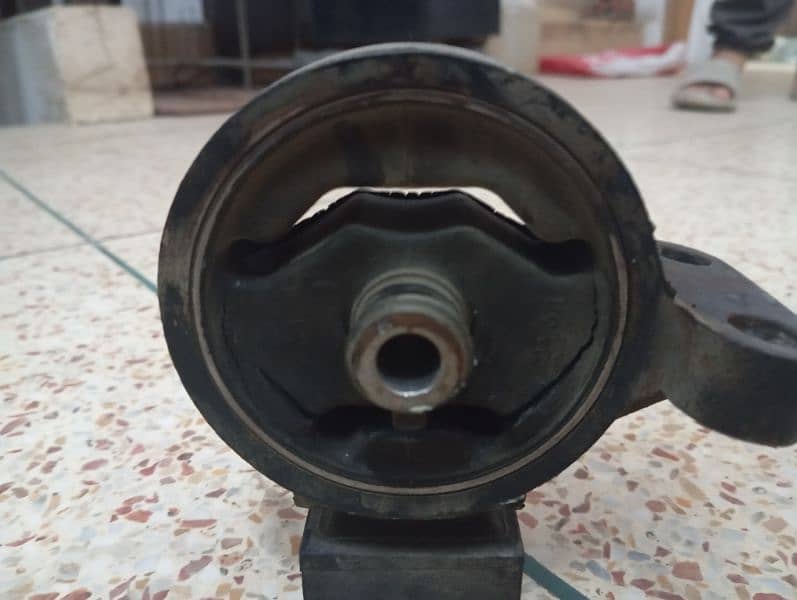 suzuki cultus engine mount 3