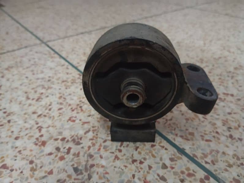 suzuki cultus engine mount 4