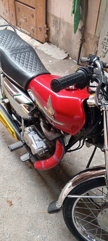 Honda 125 Special Edition 4