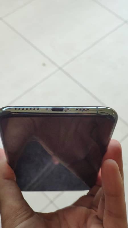 iPhone 11 pro max 64 gb non PTA FU 4