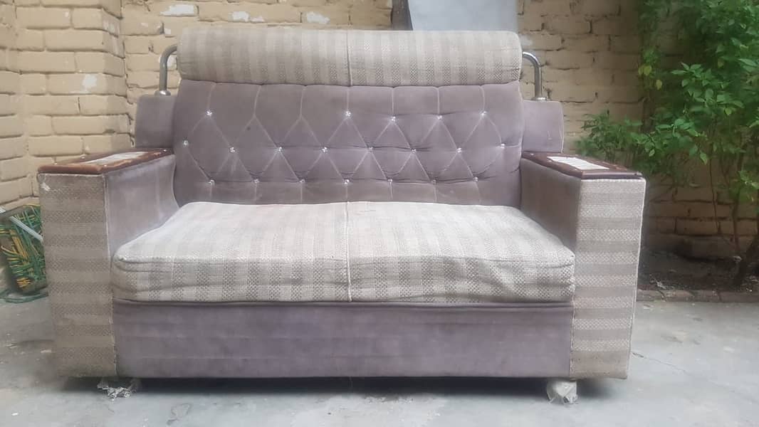 Best Quality Sofa urgent sale 2