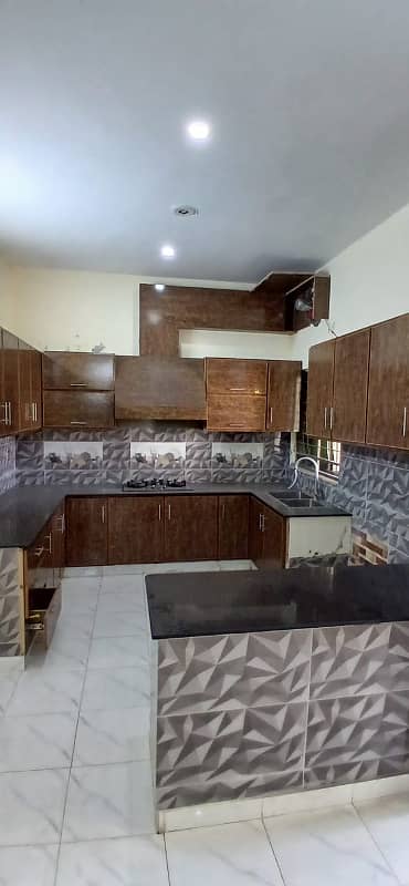 7 marla upper portion for rent with gas 0