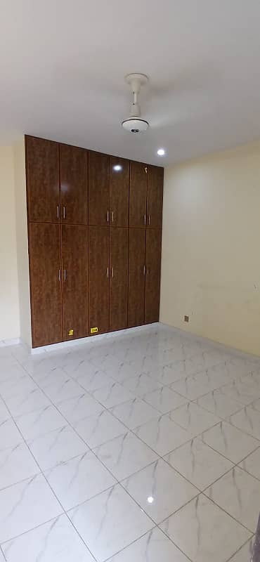 7 marla upper portion for rent with gas 6