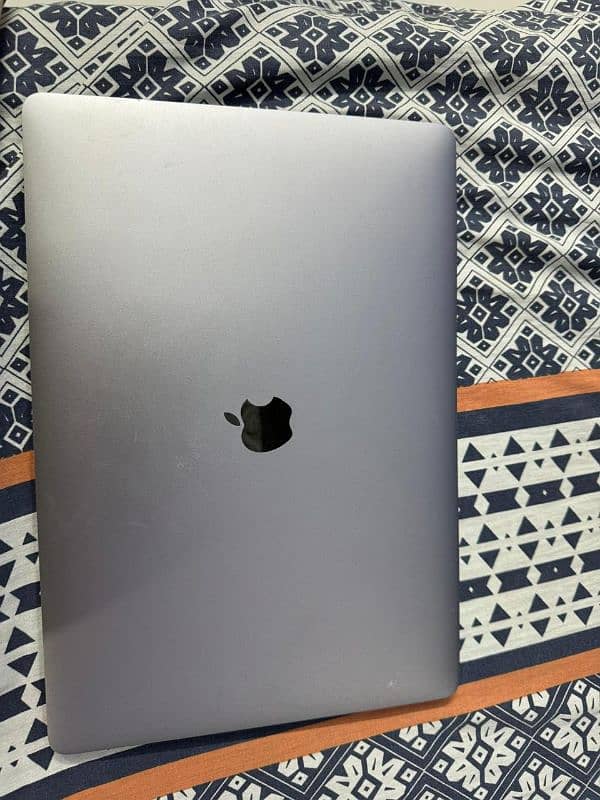 MacBook Pro 2019 15" 2