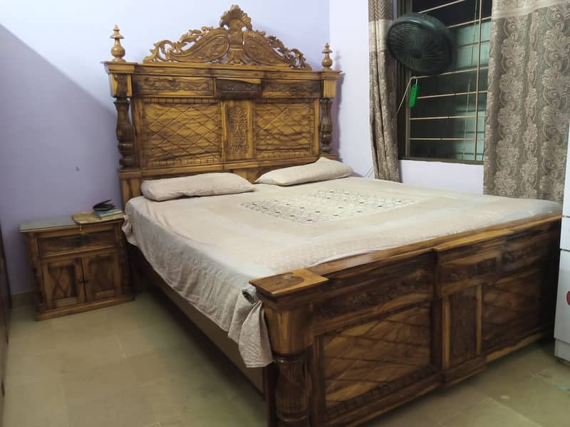 Chinyoti bedroom set pure wood (Bed, 3droor Almari+dressing) 1