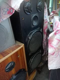 10 inch 2 speakers 1 box main sale Black wala