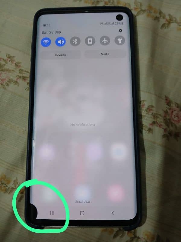 phone bilkul theek ha is k panel py 1 dot ha PTA ha 5