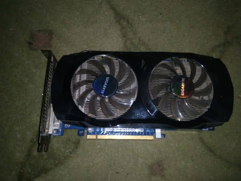 GTX 460 OC 1GB DDR5 256 BIT 3