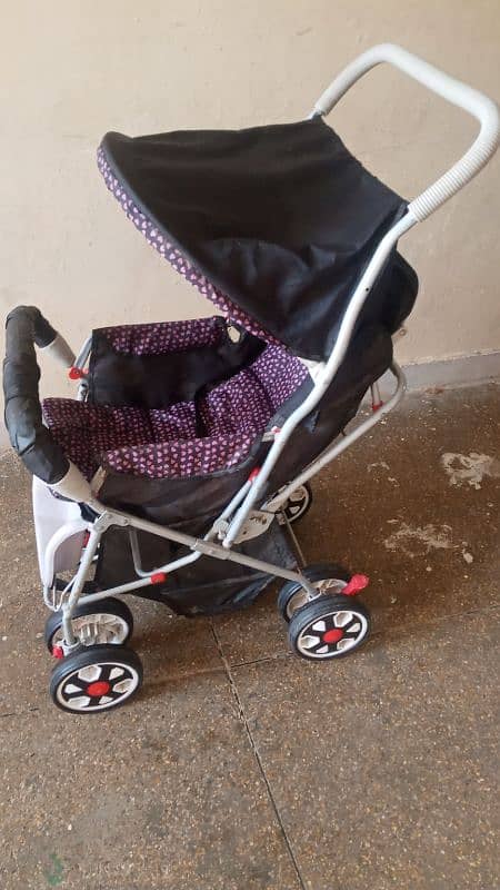 baby cot +pram 2