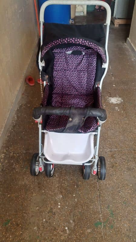 baby cot +pram 3