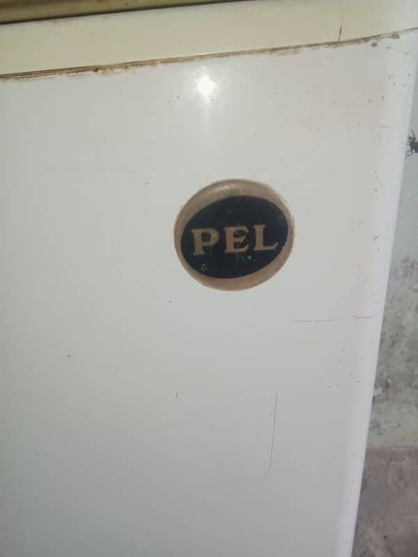 PEL 2DOORS  FREEZER FOR SEL AL MOST NEW 03477376717/03240633558 1