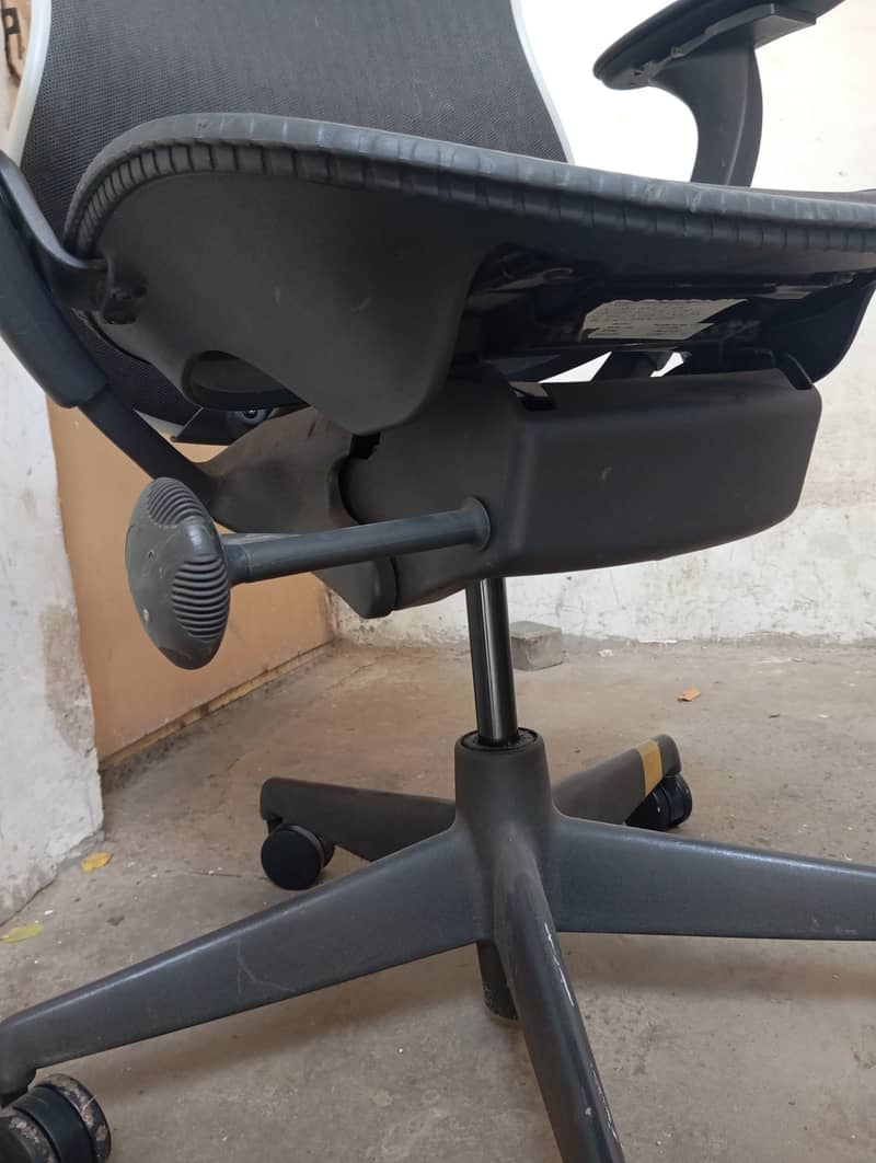 Herman Miller Mirra 1 Chair (Adjustable Lumbar Support) 4