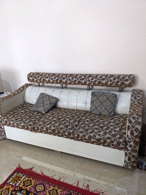 5 seater Sofa Slightly used 11