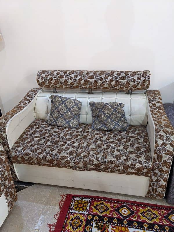 5 seater Sofa Slightly used 13