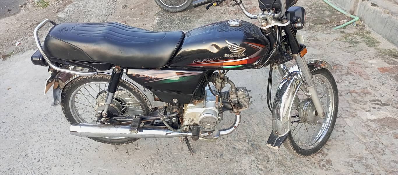 Honda CD 70 2016 Good Condition 3