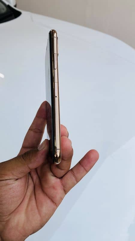 Iphone XS 256GB with box 7