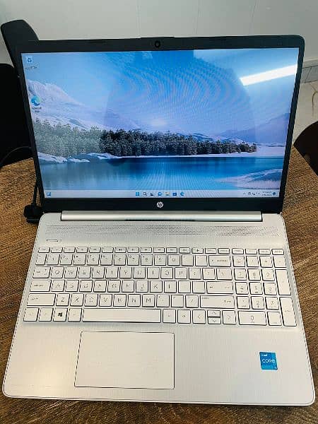 HP core i3 11 Generation one hand use with original charger & invoice. 0