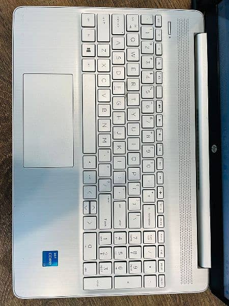 HP core i3 11 Generation one hand use with original charger & invoice. 3