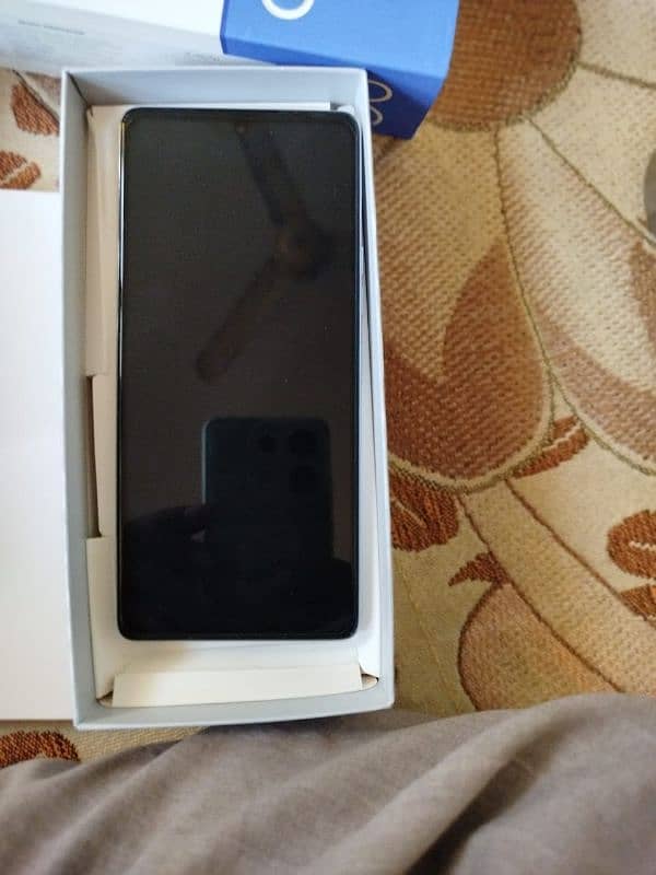 Slightly used Camon 30 12+12/256gb 10 months plus battery 2