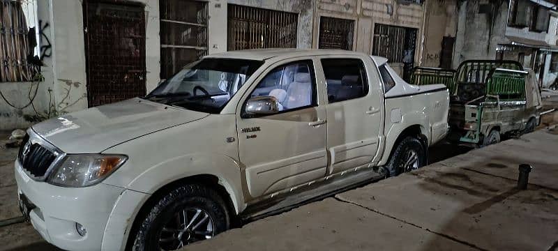 Toyota Hilux 2011 3