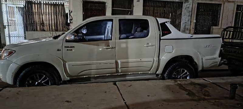 Toyota Hilux 2011 5