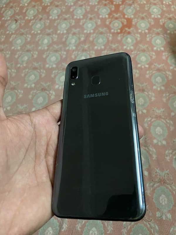 Samsung A20 for sale 1