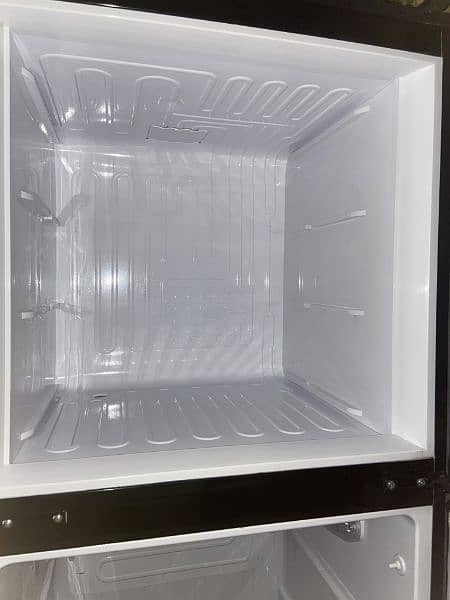 Mint Condition PEL 02550 Inverter Refrigerator for Sale! 2