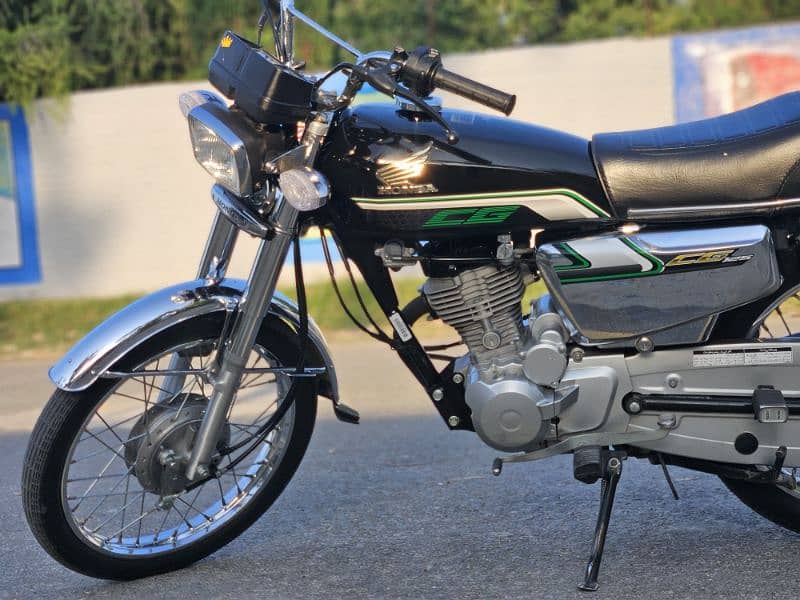 Honda 125 SE 22/23 11