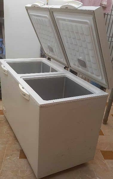 Double Door Deep freezer 4