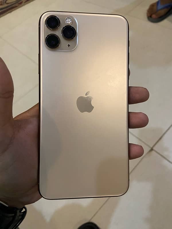 iPhone 11 Pro Max 256GB with box Pta approved 6