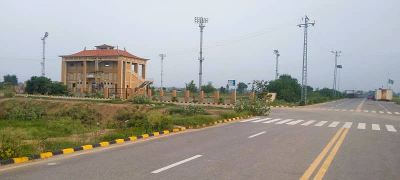 "Spacious 5 Marla Plot for Sale in LDA City Lahore" 6