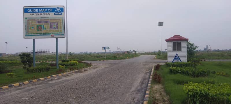 "Spacious 5 Marla Plot for Sale in LDA City Lahore" 7