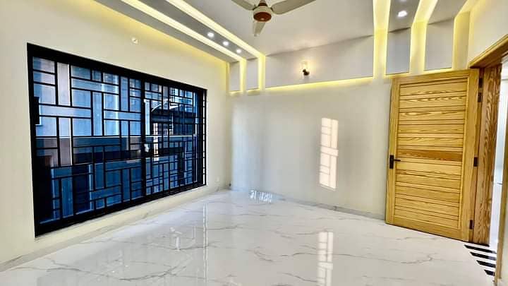 Top City 10 Marla upper portion for rent 3