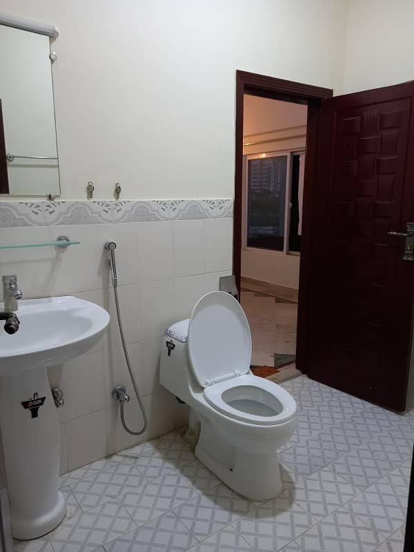 3 Bedroom Unfurnished Apartment Available For Rent in E/11/4 5